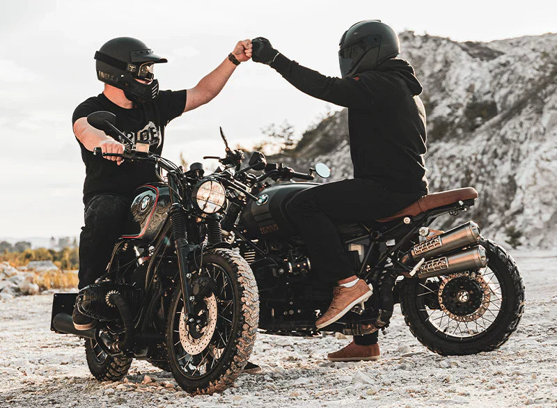HIMORA MOTORS Rider-Crew in Motorrad Streetwear – Hoodies und Urban Style für Biker
